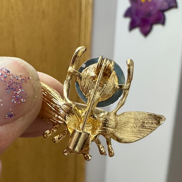 Gold and Purple Bee Brooch - Picture 2 of 6